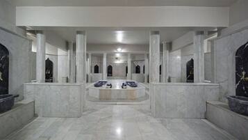 Salas para tratamentos a dois, sauna seca, banho turco/hammam
