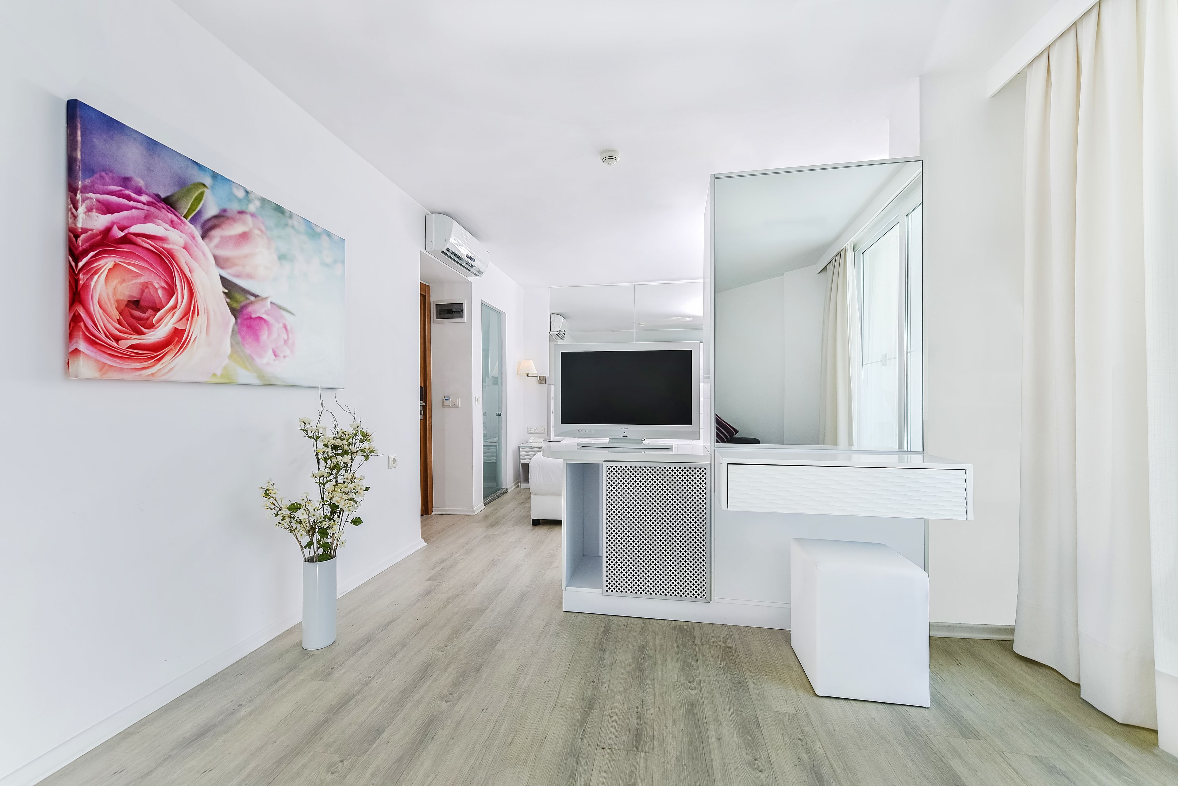 minibar, in-room safe, desk, soundproofing