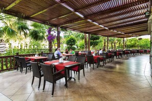 3 Restaurants, Frühstück, Mittagessen, Abendessen, internationale Küche