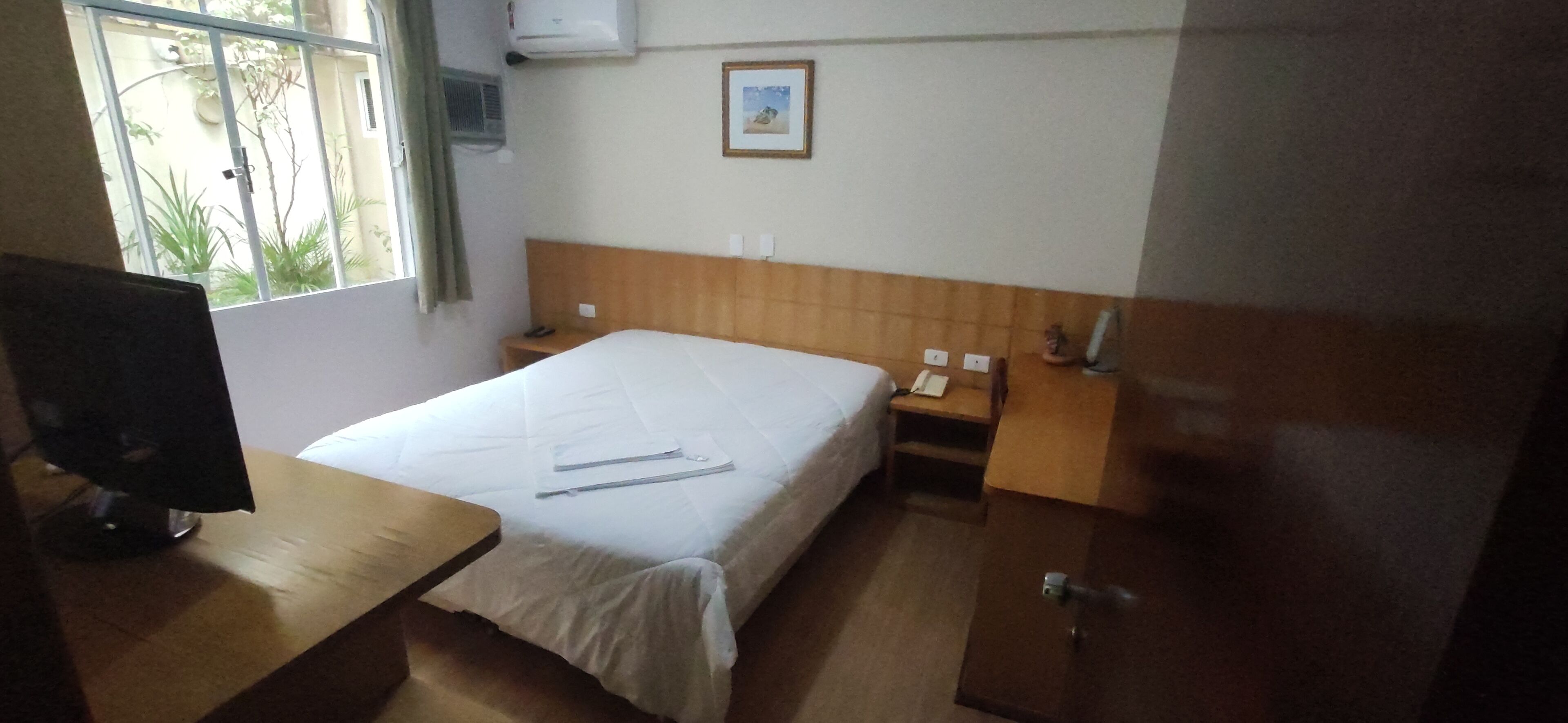 房內夾萬、遮光窗簾/窗簾、免費 Wi-Fi、床單