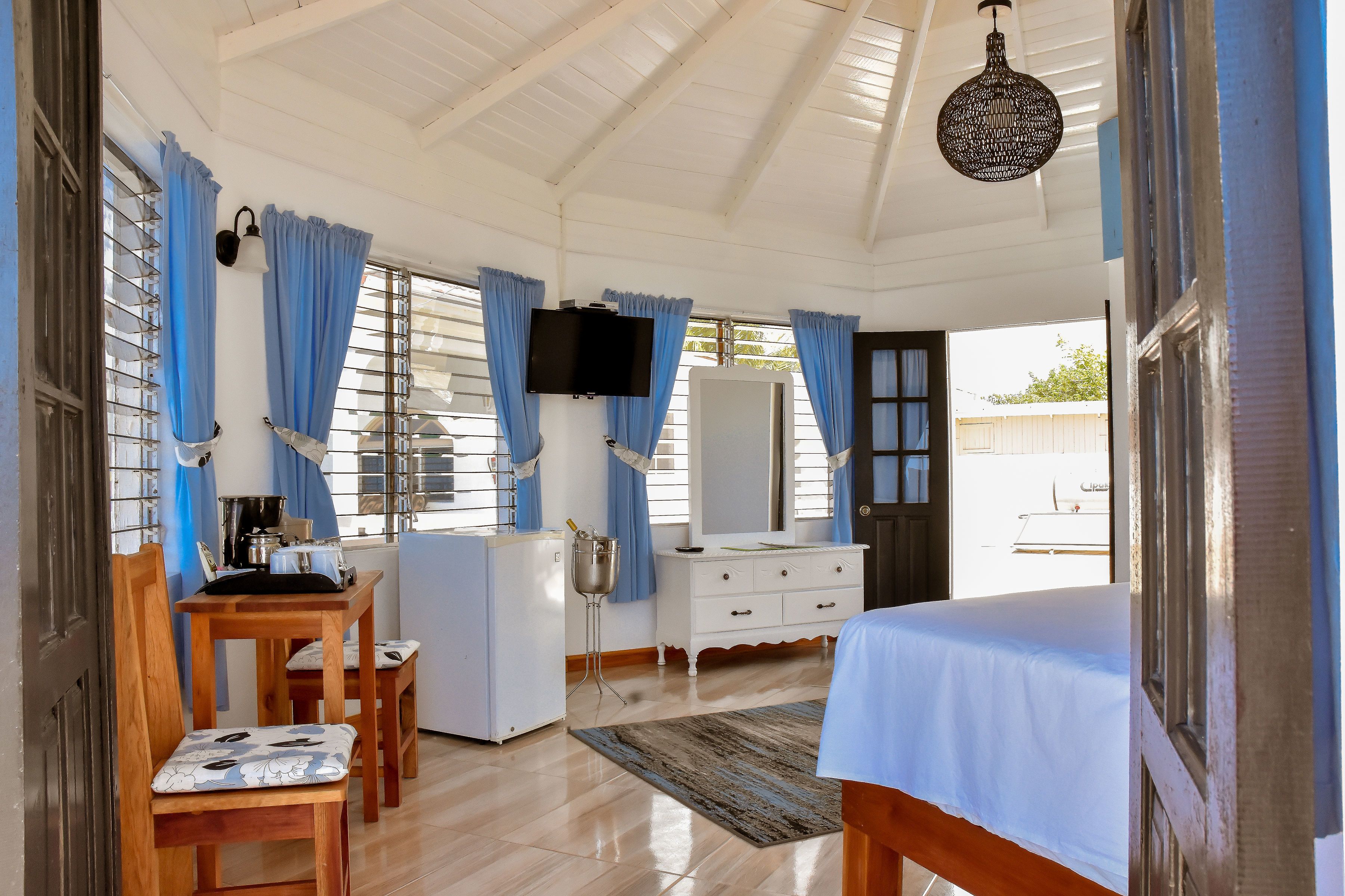 honeymoon suite, ocean view, terrace, 1 king bed | premium bedding, in-room safe, individually decorated, soundproofing