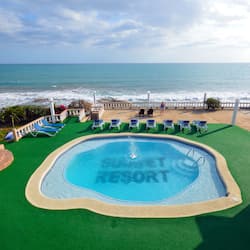 Outdoor pool, pool loungers