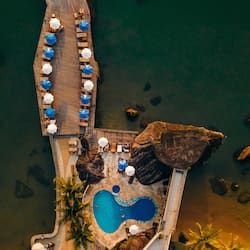 3 outdoor pools, pool umbrellas, pool loungers