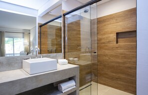 Suite Village | Badezimmer | Haartrockner, Handtücher