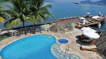3 outdoor pools, pool umbrellas, sun loungers
