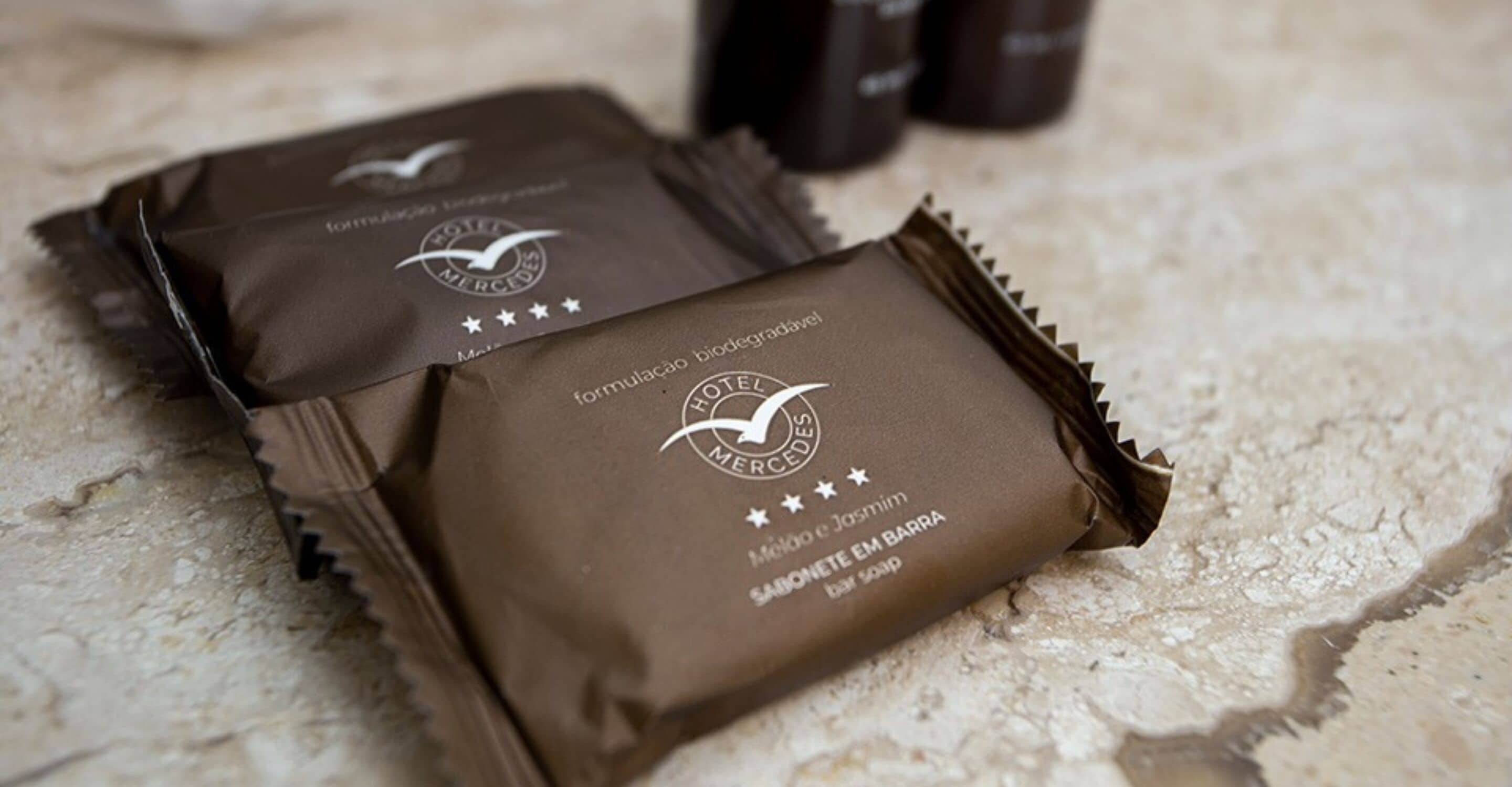 suite deluxe | bathroom | hair dryer, towels