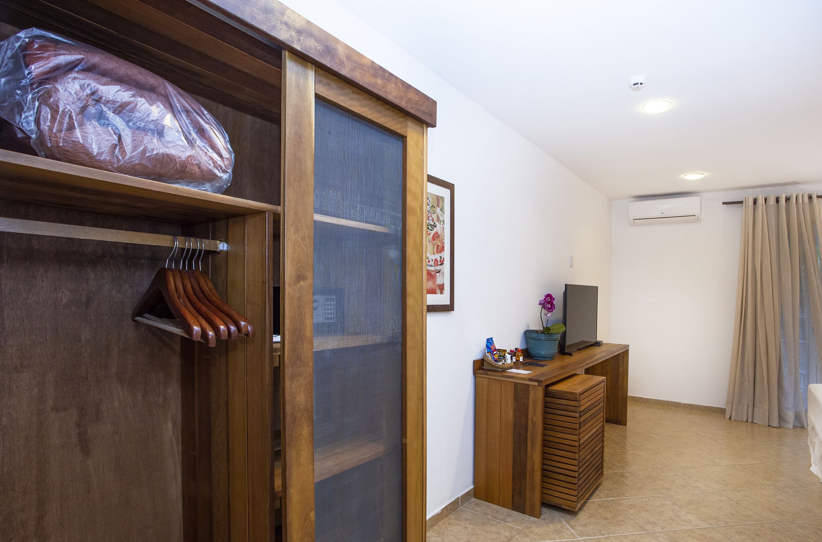 suite standard premium | 1 bedroom, minibar, in-room safe, blackout curtains