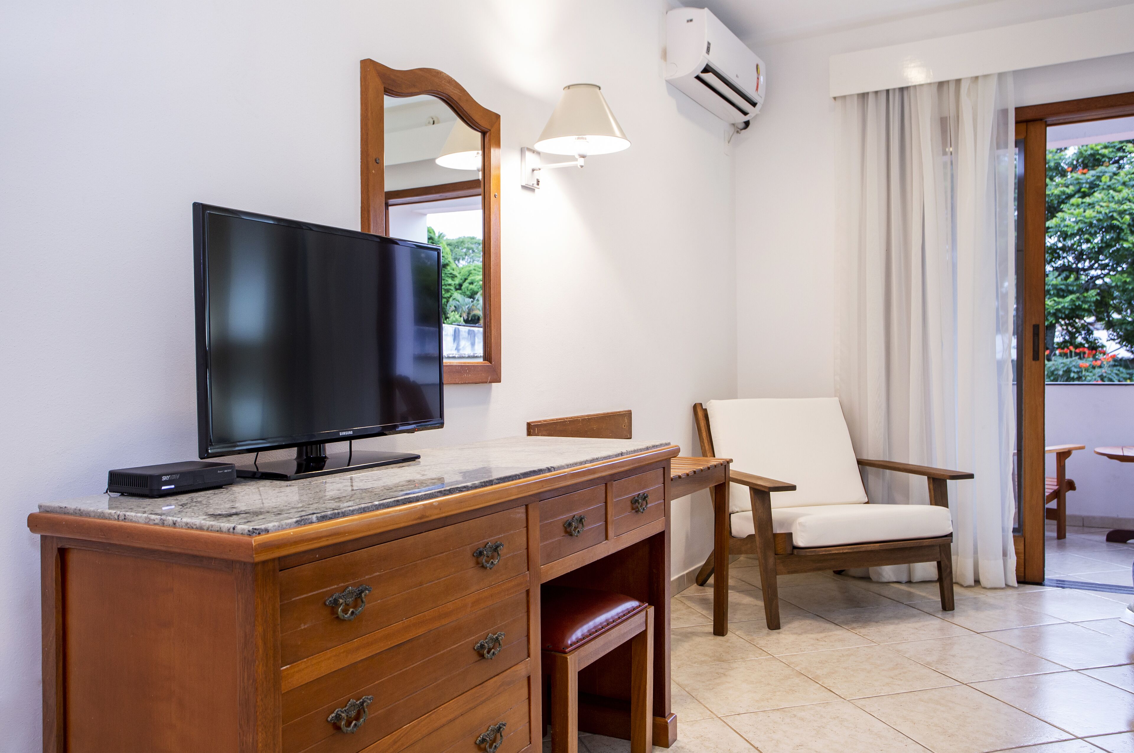 suite standard | 1 bedroom, minibar, in-room safe, blackout curtains