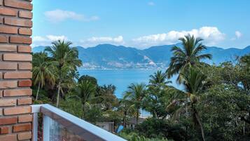 Suite Vip | Minibar, in-room safe, blackout drapes, free WiFi
