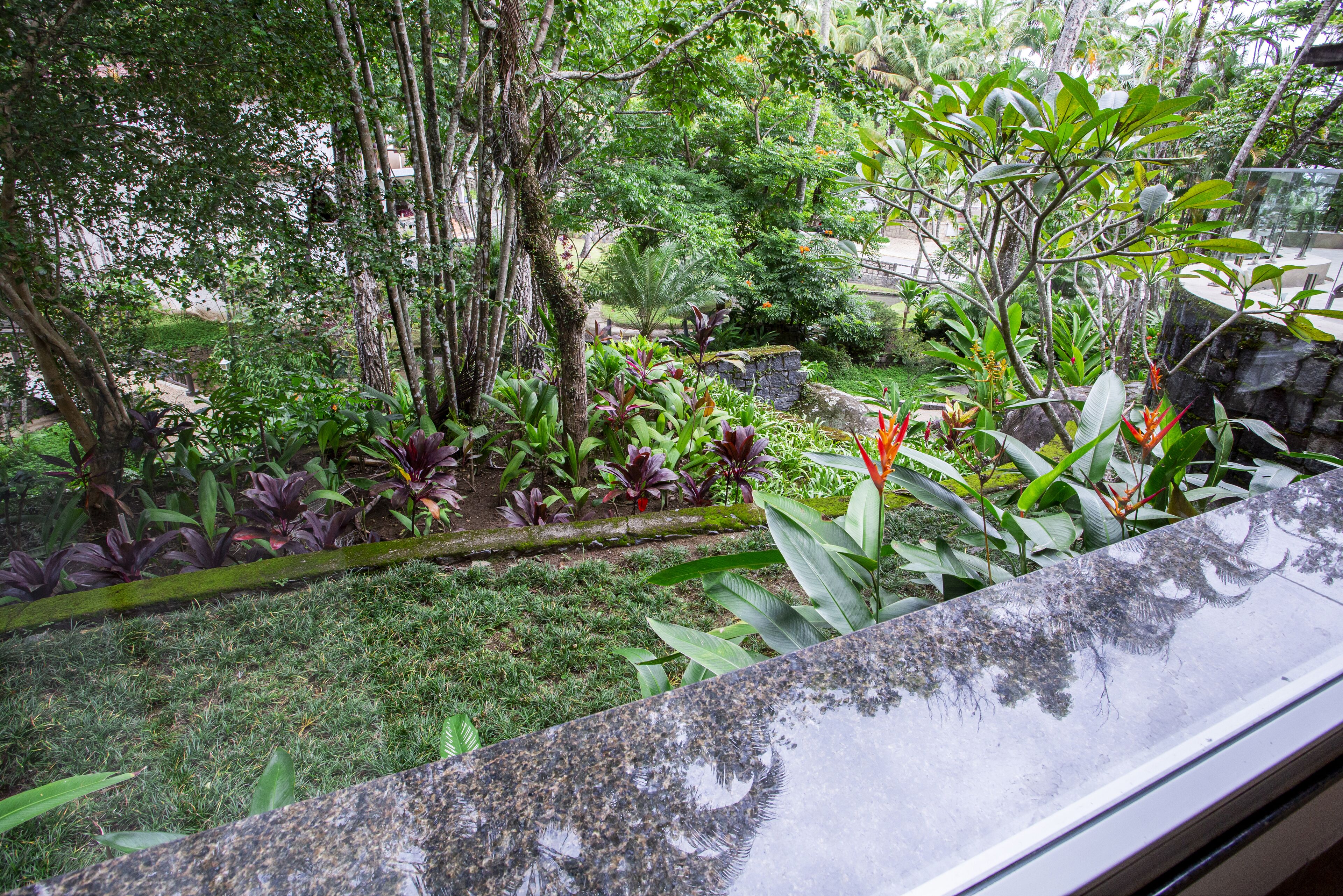 suite garden | 1 bedroom, minibar, in-room safe, blackout curtains