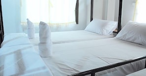 Mixed Dorm A - 8 Beds | In-room safe, free WiFi - Mickey Hostel (Ko Pha-ngan)
