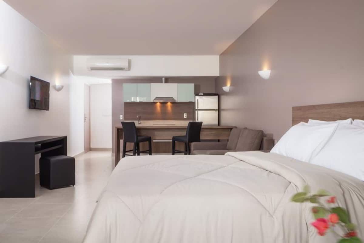 minibar, in-room safe, desk, blackout curtains