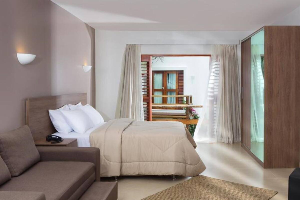 Superior Studio | Minibar, in-room safe, desk, blackout drapes