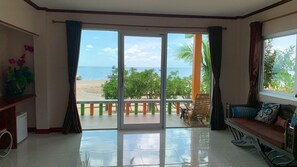 Beachfront Bungalow | Blackout drapes, bed sheets - Lotus Paradise Resort (Koh Tao)