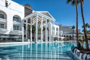 3 outdoor pools, pool umbrellas, sun loungers - Hotel Guayarmina Princess - Adults Only (+16) (Adeje)