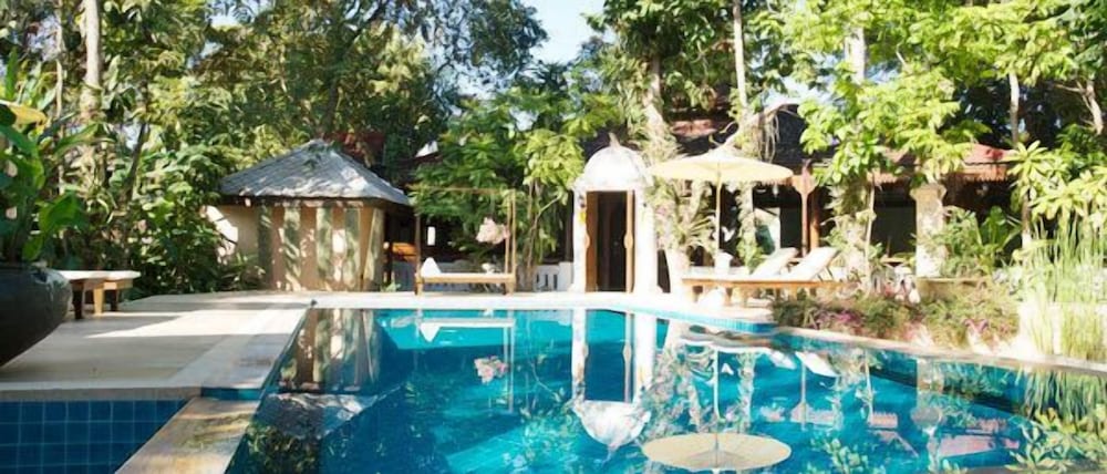 Changpuak Hotel by null