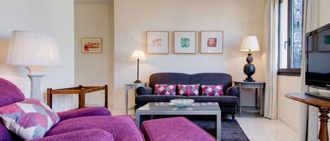 Deluxe Apartment, 1 Bedroom | Living area
