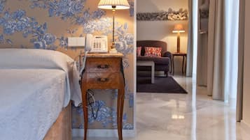 1 habitación y artículos del minibar gratis