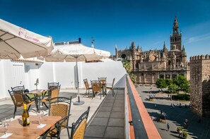 Deluxe Apartment, 1 Bedroom, City View | Terrace/patio - Suites Murillo Alcazar (Seville)