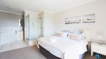 Luxury Suite, 2 Bedrooms (Penthouse 9) | 2 bedrooms, down comforters, in-room safe, iron/ironing board
