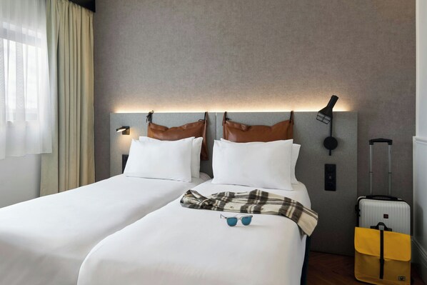 Blendingsgardiner, strykejern/-brett, wi-fi (inkludert) og sengetøy