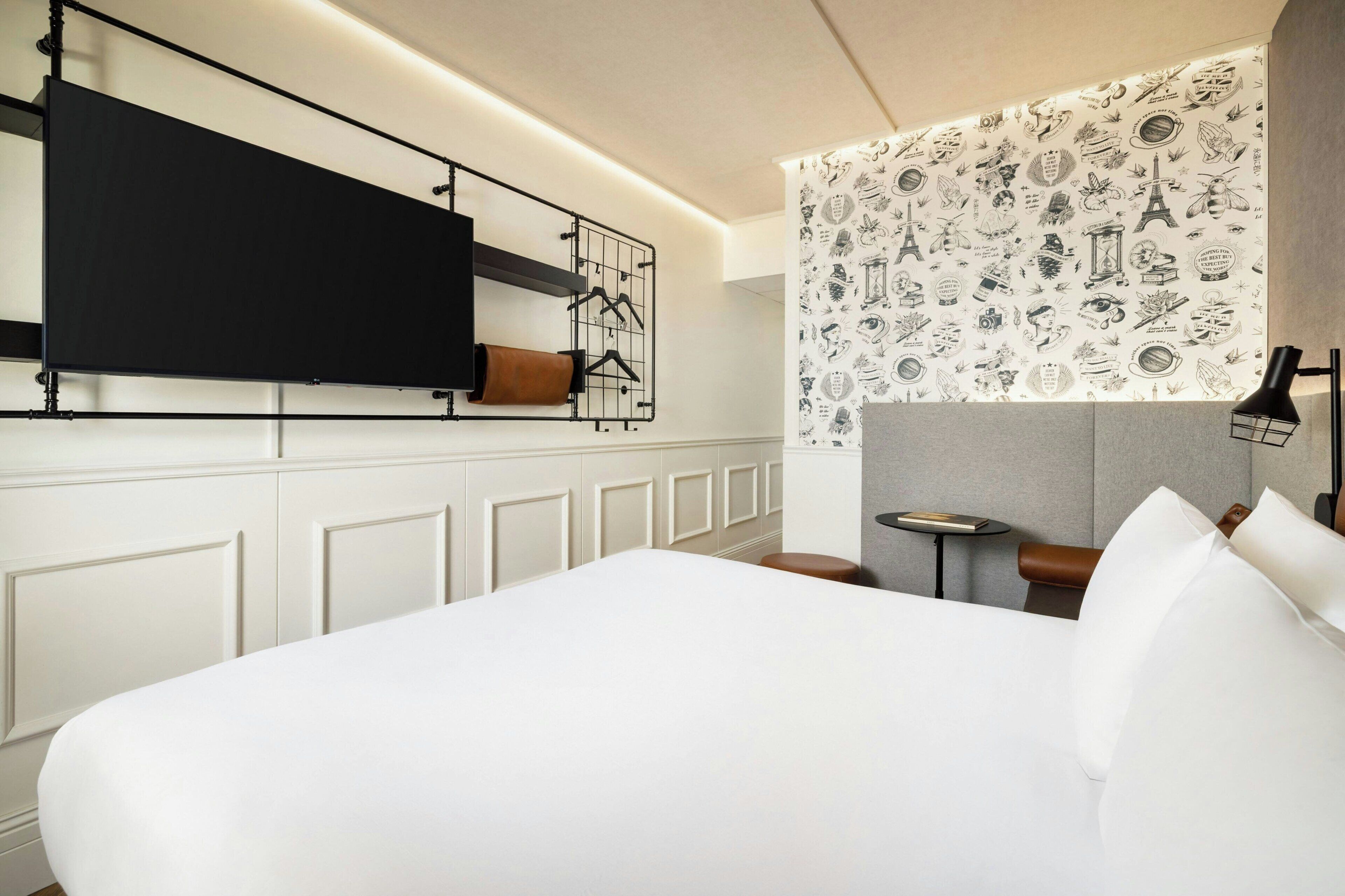 Room, 1 Queen Bed | Blackout drapes, iron/ironing board, free WiFi, bed sheets
