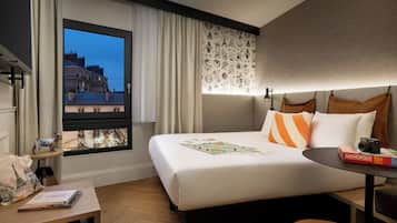 Supreme Queen Room | Blackout curtains, iron/ironing board, free WiFi, bed sheets