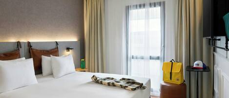 Supreme Queen Balcony Room | Blackout drapes, iron/ironing board, free WiFi, bed sheets