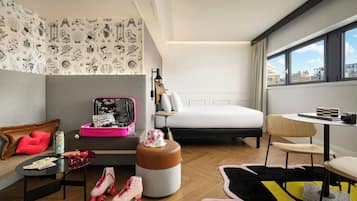 Family Room, 1 King, 2 Twins | Blackout drapes, iron/ironing board, free WiFi, bed sheets