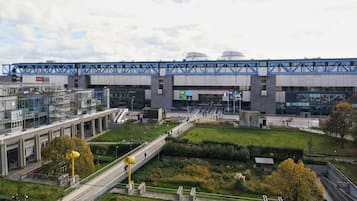 Supreme Queen Balcony Room | Verduisterende gordijnen, een strijkplank/strijkijzer, gratis wifi