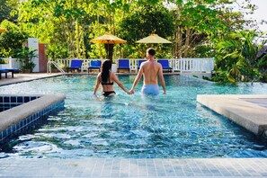 Outdoor pool, open 7:00 AM to 9:00 PM, pool umbrellas, sun loungers - Treeya Lanta (Ko Lanta)