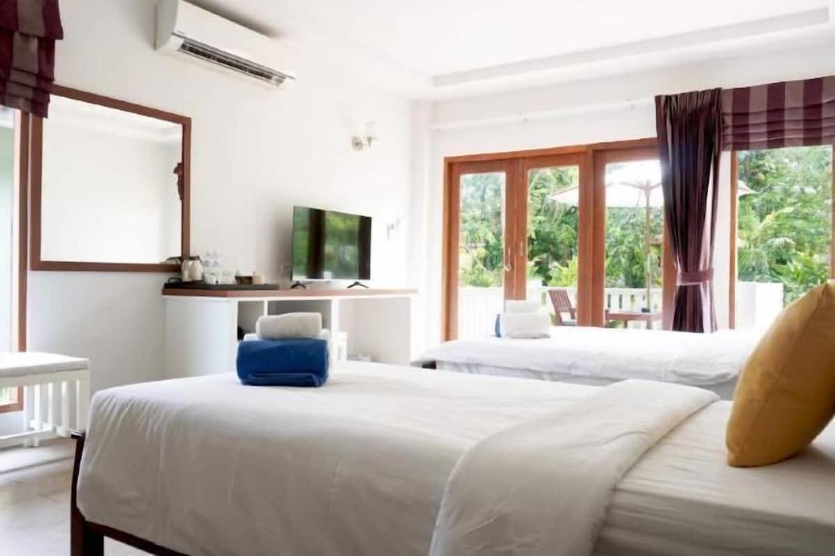 Free minibar items, in-room safe, desk, laptop workspace
