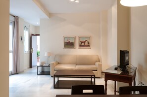 Apartment, 2 Bedrooms | Living room