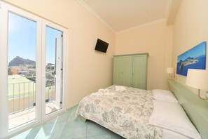 1 bedroom, minibar, desk, laptop workspace