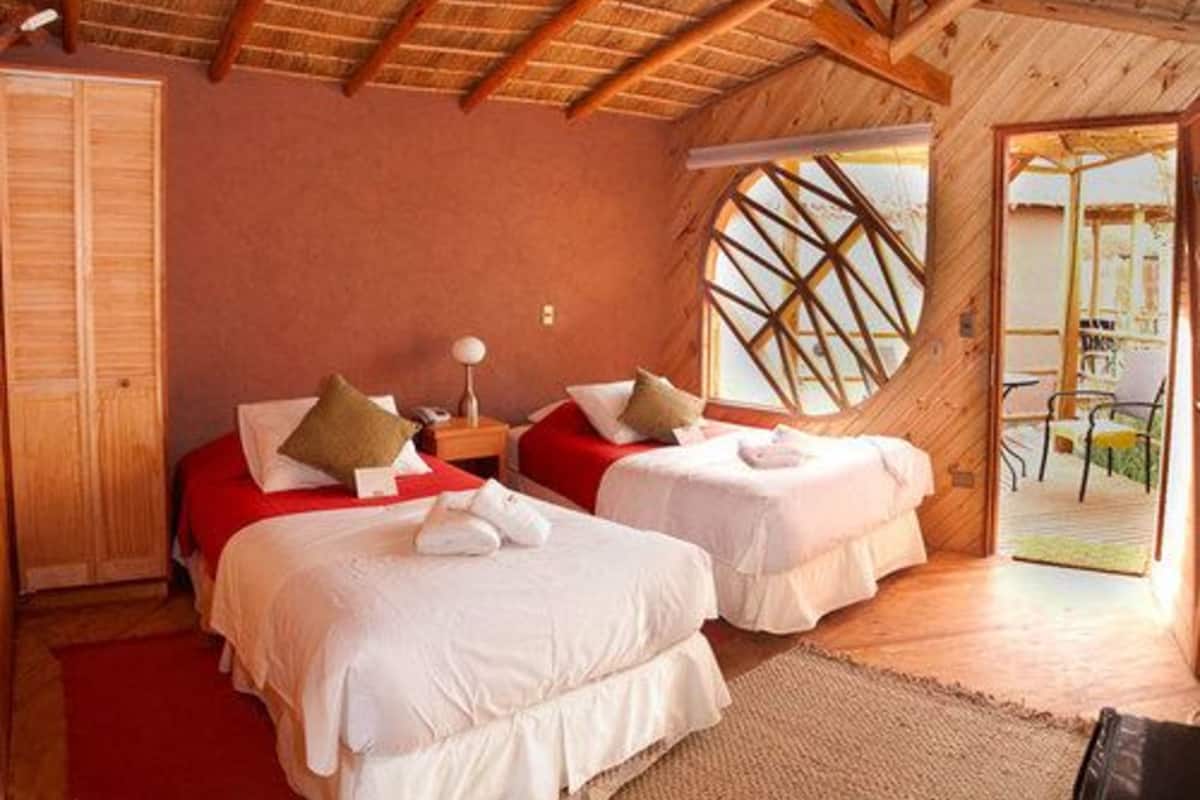 classic twin room | 1 bedroom, minibar, in-room safe, desk