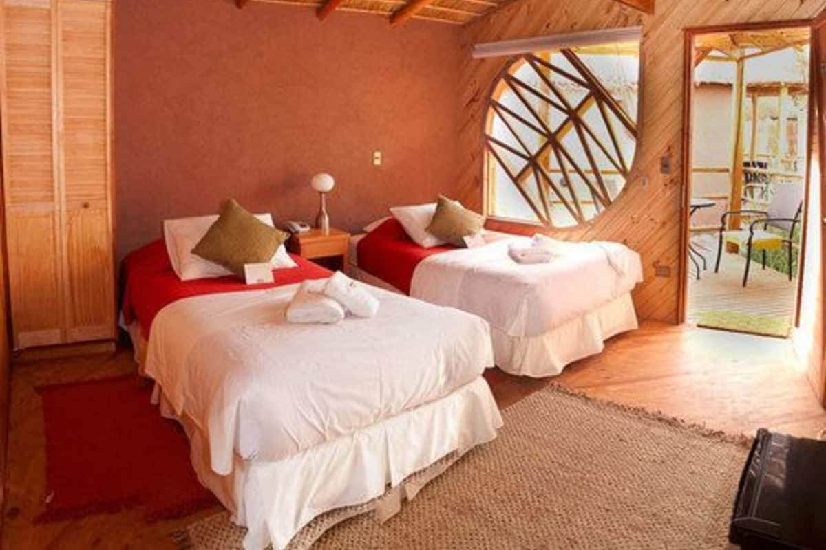 Classic Twin Room | Minibar, in-room safe, desk, free WiFi