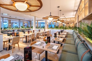 2 restaurants, breakfast, lunch, dinner served; international cuisine