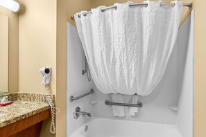 花灑/浴缸組合、免費梳洗用品、提供毛巾