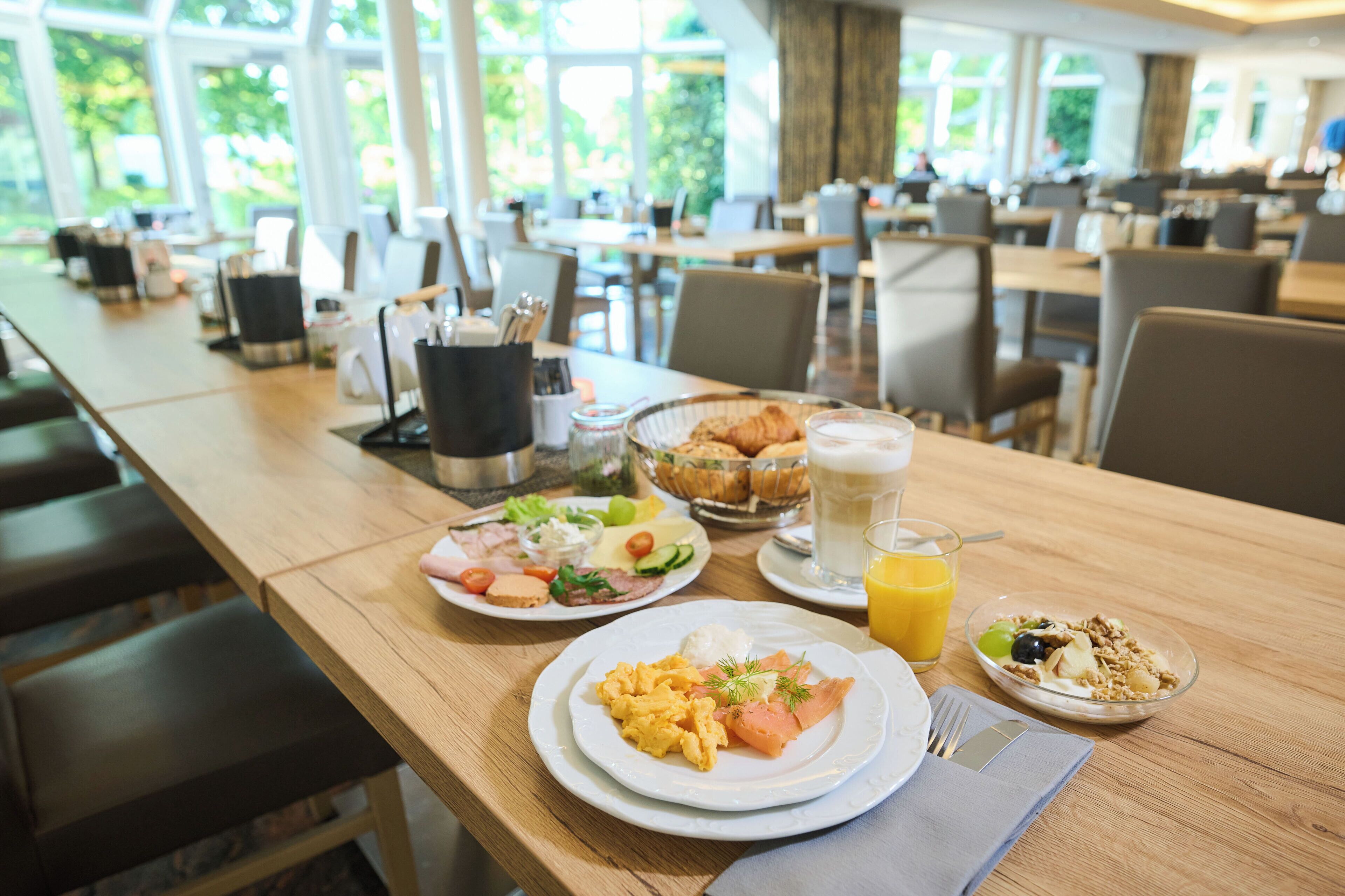 Daily buffet breakfast (EUR 19.00 per person)