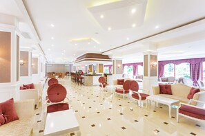 Lobby sitting area - Galeri Resort Hotel (Alanya)