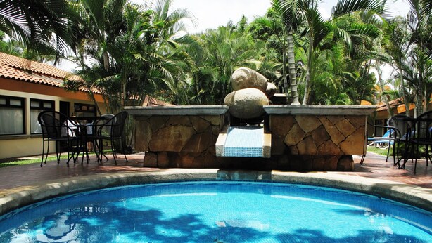 Outdoor pool - Palmareca Suites & Hotel (Tuxtla Gutierrez)
