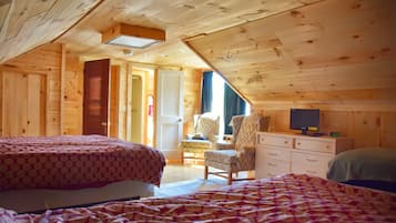 Standard Room (2 Doubles, 1 Single Bed) | Free WiFi