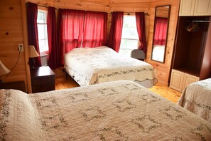 Zimmer (3 Queen Beds) | Kostenloses WLAN