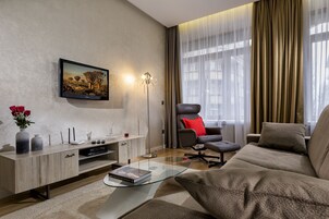Exclusive Apartment, 1 Bedroom | Living room