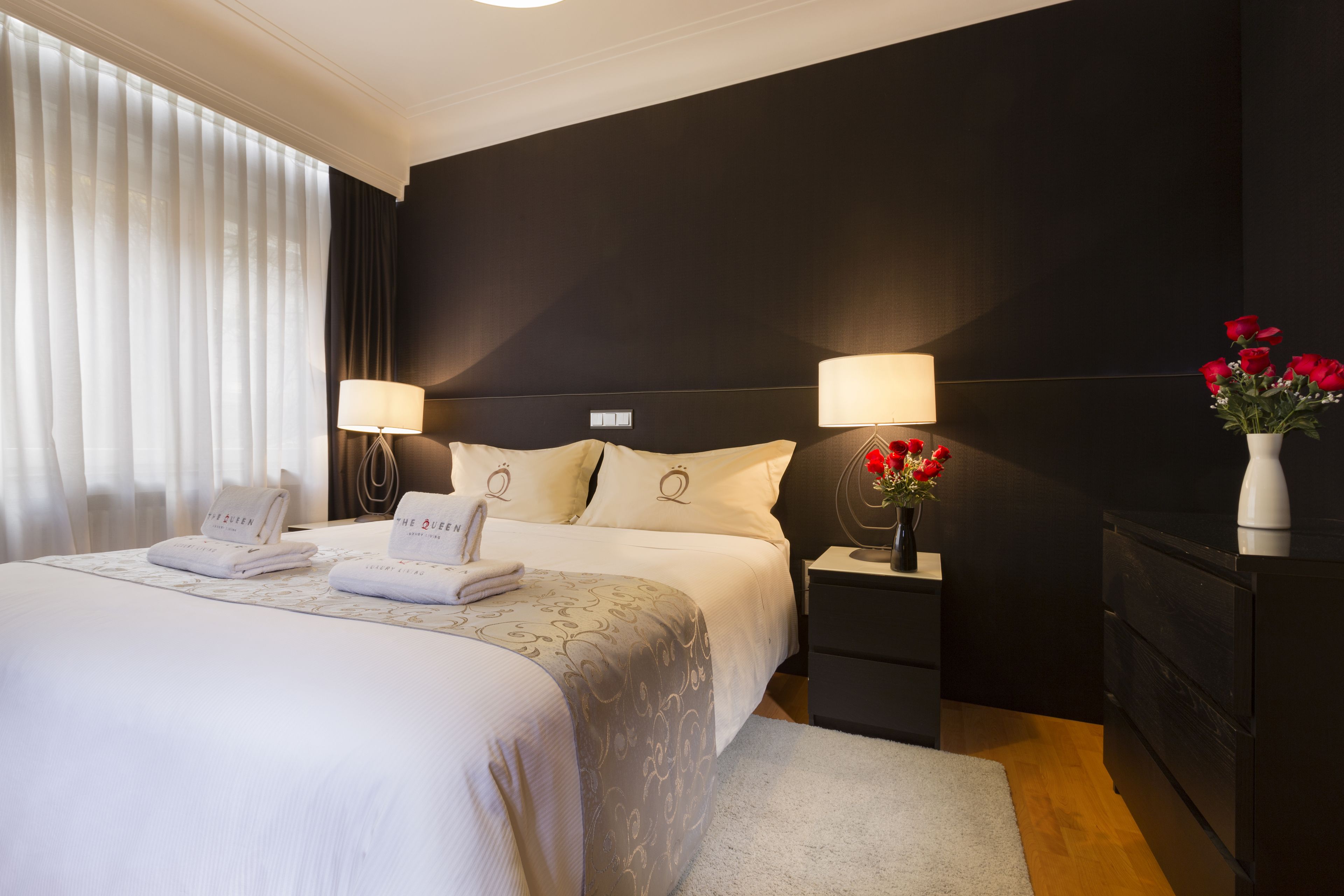 行政公寓, 2 间卧室 | 2 多间卧室、特色装修、特色家居、办公桌