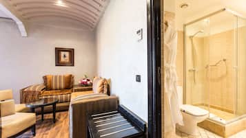 Suite | Bathroom shower