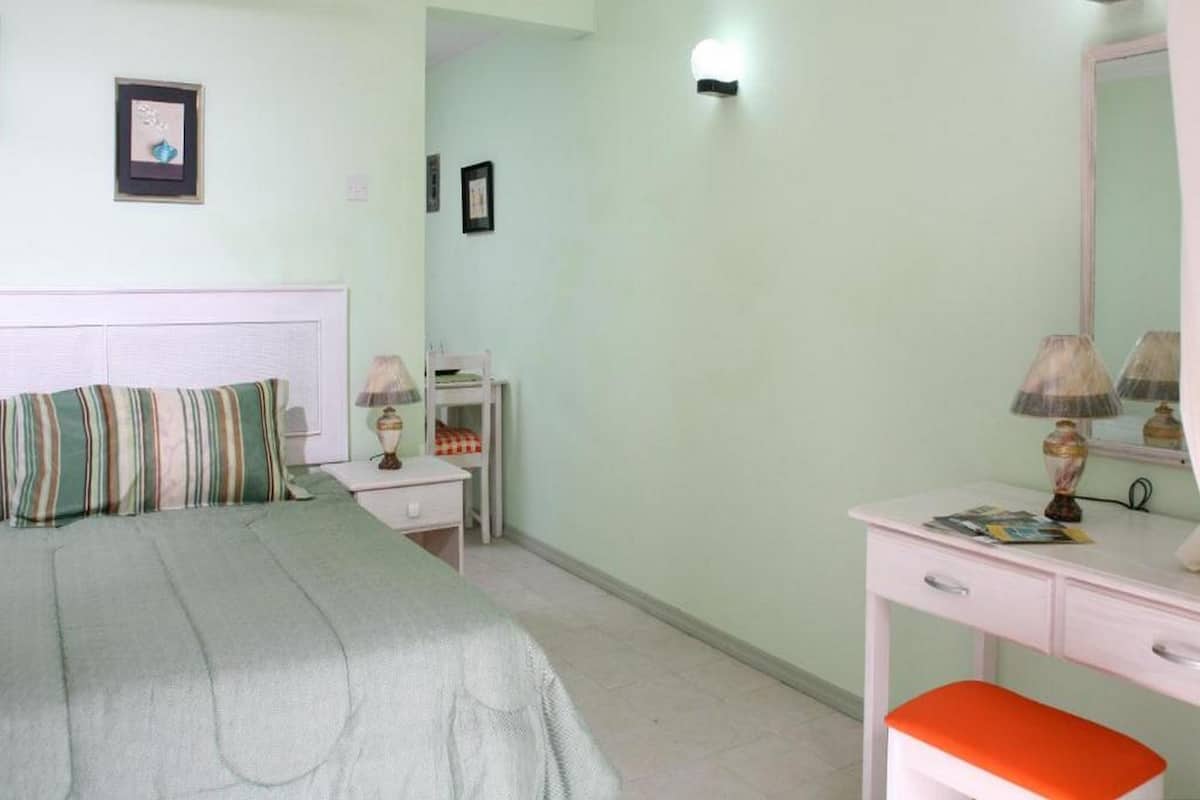 10 bedrooms, premium bedding, in-room safe, desk
