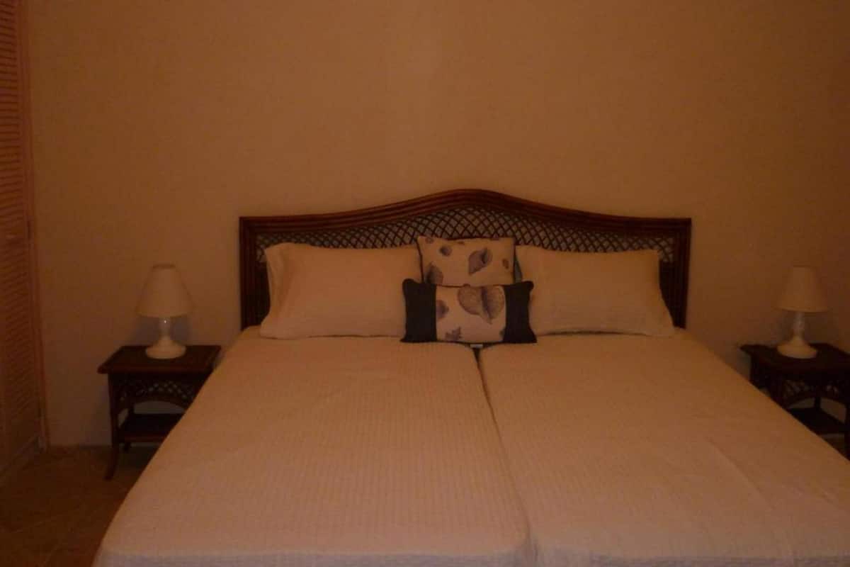 10 bedrooms, premium bedding, in-room safe, desk