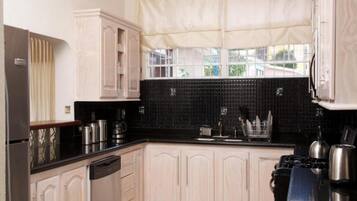 House, 3 Bedrooms | Private kitchen | Full-size fridge, microwave, coffee/tea maker, cookware/dishes/utensils