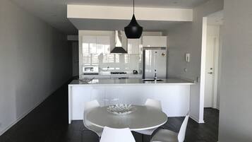 Decoración personalizada, muebles diferentes y insonorización